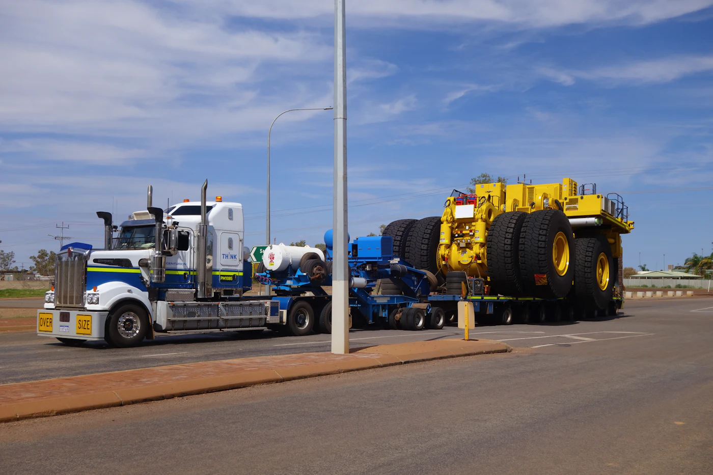 Lowbed heavy haulage